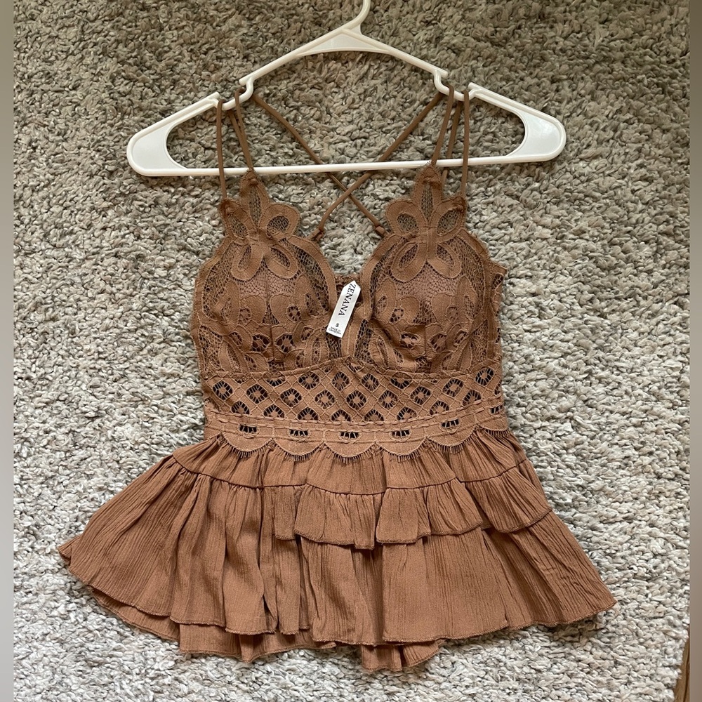Camel top
